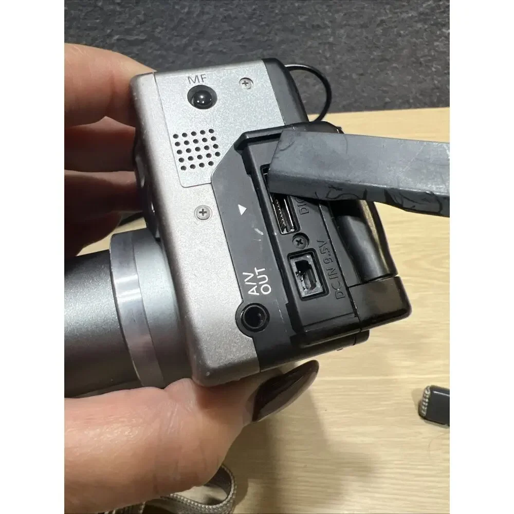 Canon Powershot G1 3.3MP Digital Camera With 128 MB Memory Card, Silver - Tested